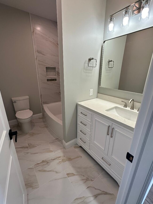 2nd full bathroom - 431 Broad St