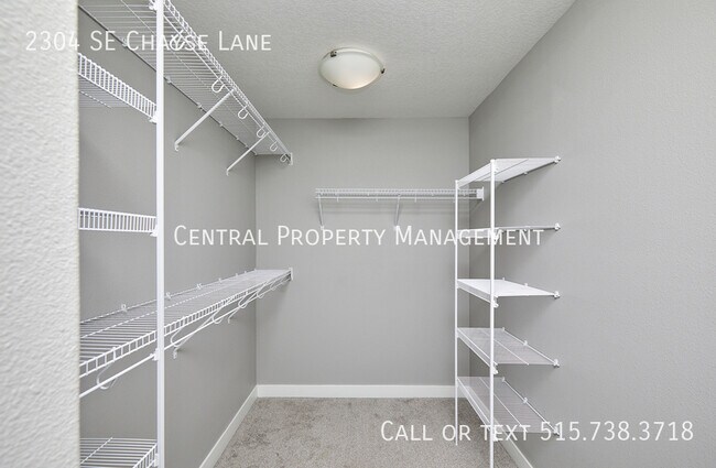 Building Photo - 2304 SE Chayse Ln