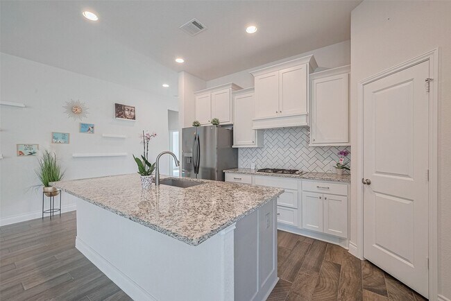 Building Photo - 6906 Montclair Colony Trl