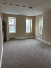 Building Photo - 164 Chestnut St