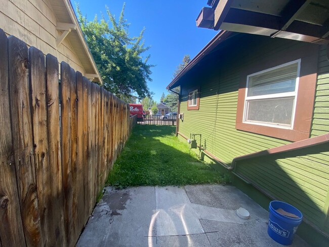 Building Photo - Adorable 3 bed/ 1 bath Home Desirably Loca...