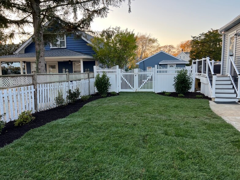 Building Photo - 749 1st St