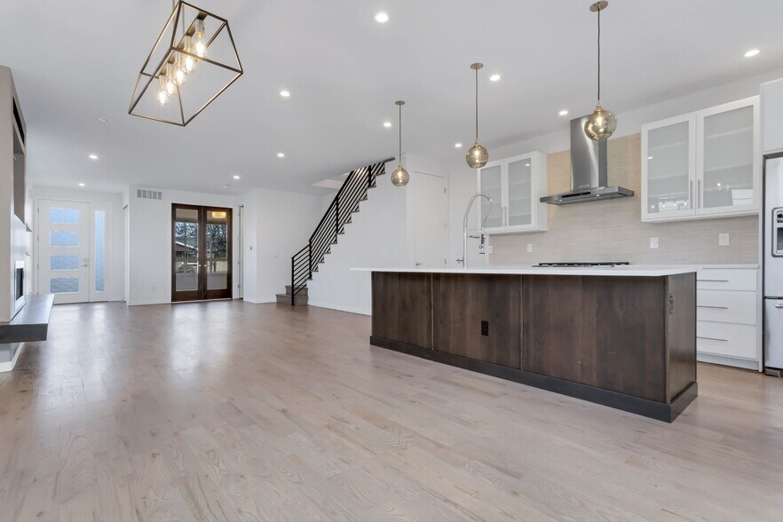 Primary Photo - 3633 Pecos St