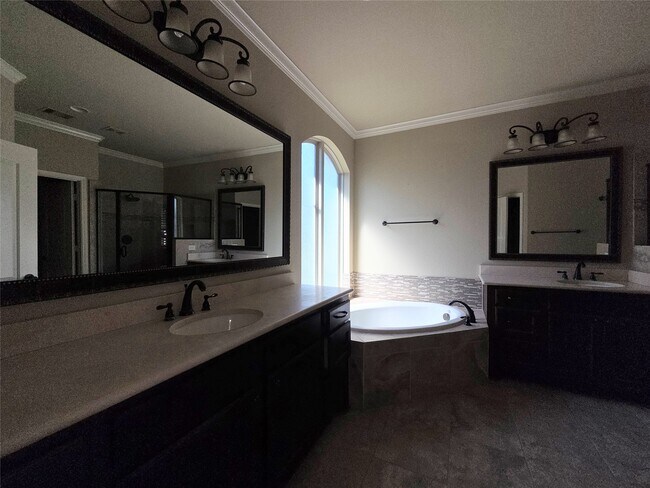 Building Photo - 14 Jonquil Pl