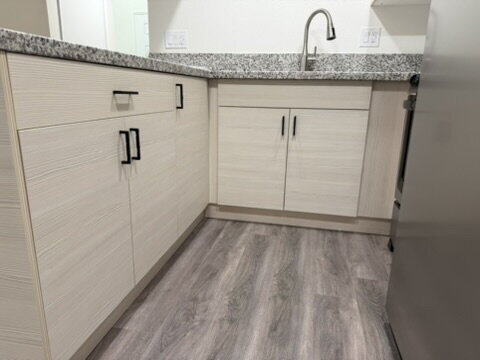 Building Photo - 3 bed 2 bath with garage $1,400 Rent