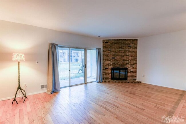 Building Photo - 81 Morgan Pl