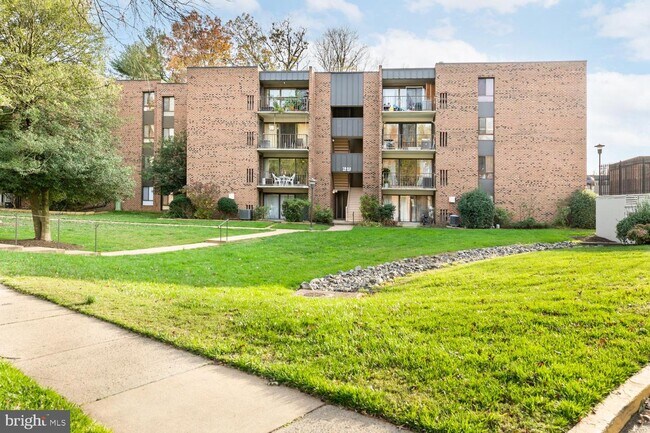 Building Photo - 7802 Dassett Ct