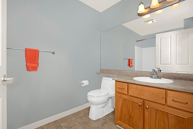 Building Photo - Move In Special! Large 1 Bedroom with Built in Office Nook - Garage Parking