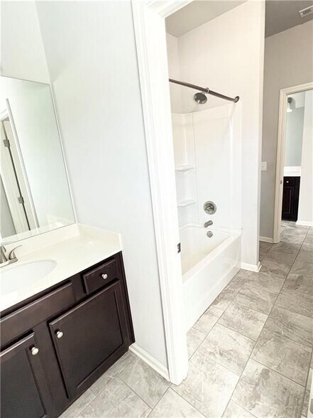 Building Photo - 2300 Ivy Birch Ln