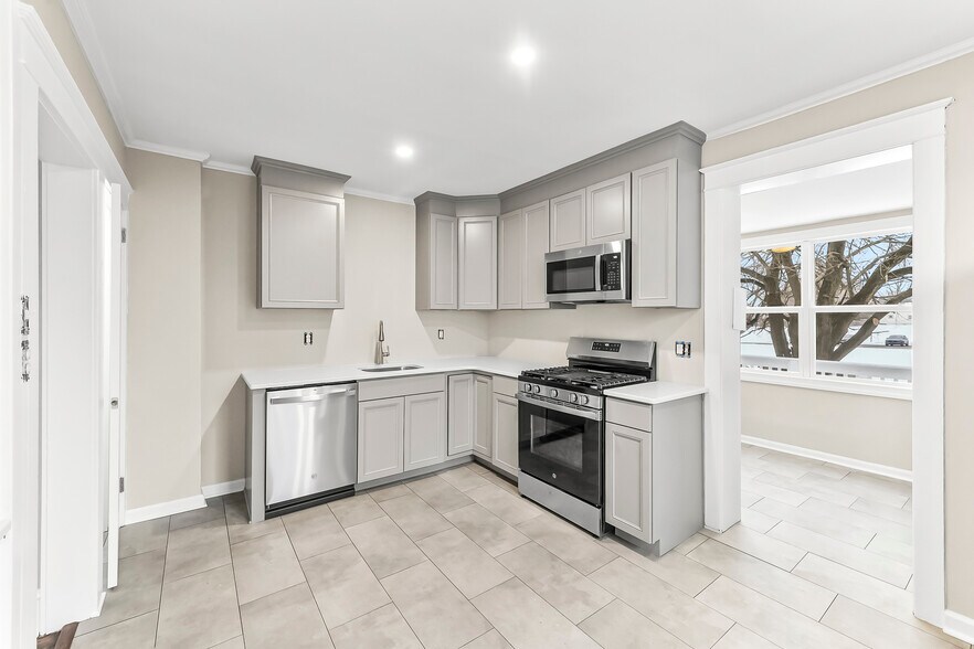 Building Photo - 640 Market St