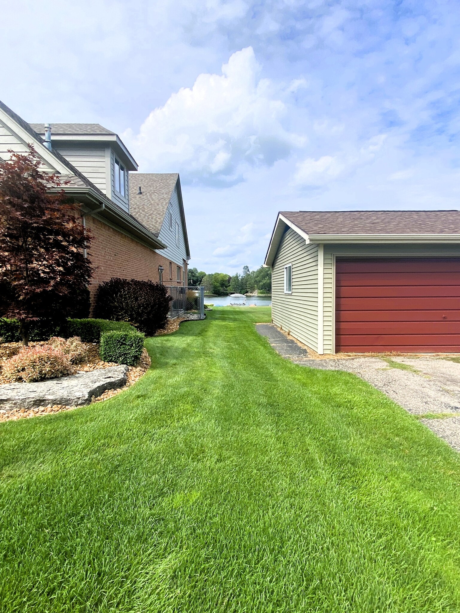 Left side of house. - 1611 Ludean Dr
