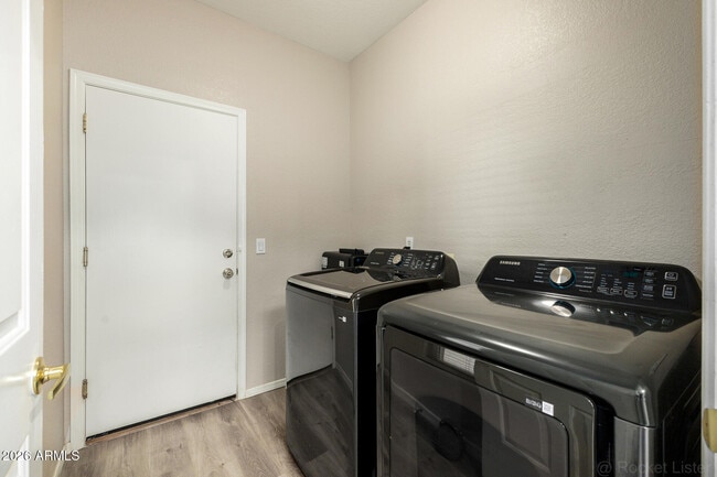 Building Photo - 3094 E Stottler Dr