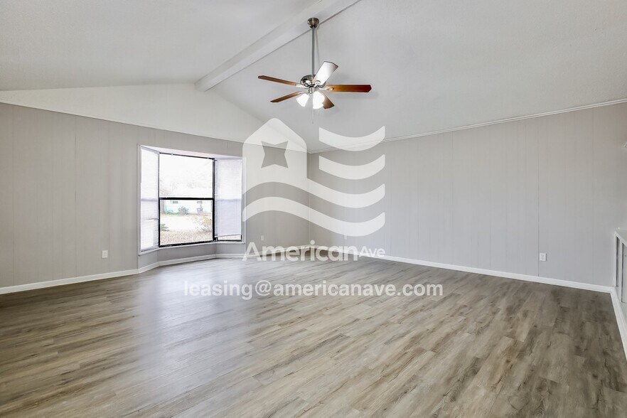 Building Photo - 711 Greendale Dr