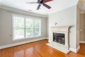 Building Photo - 825 Highland Ln NE