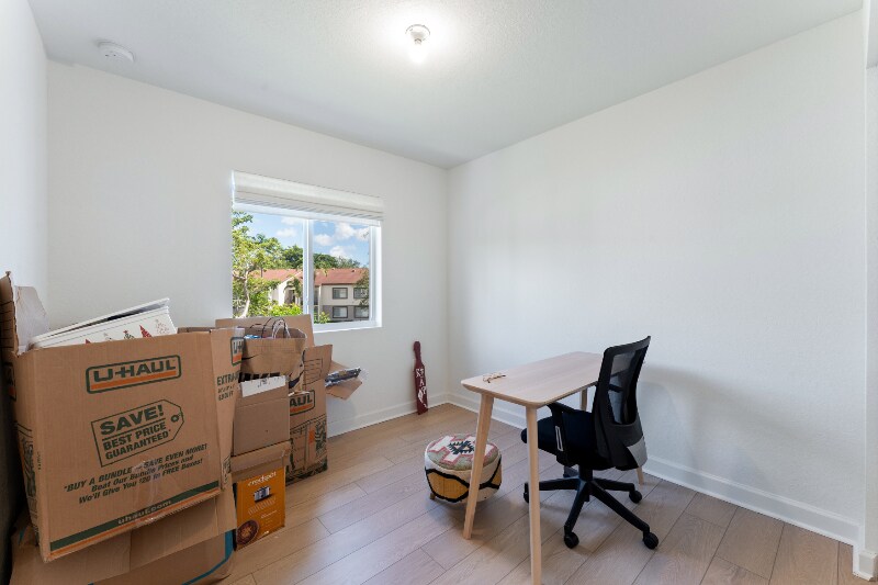 Building Photo - 5025 SW 37th St
