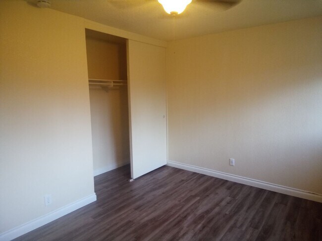 Building Photo - Nicely remodeled 3 bedroom 2 bath home wit...