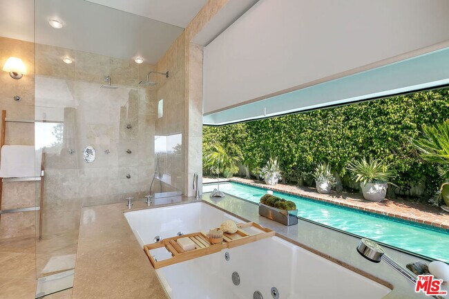 Building Photo - 1644 Marmont Ave