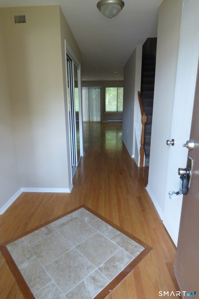 Building Photo - 35 Mountain Laurel Ct