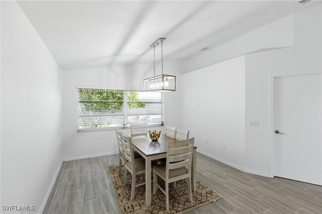 Building Photo - 830 Columbia St