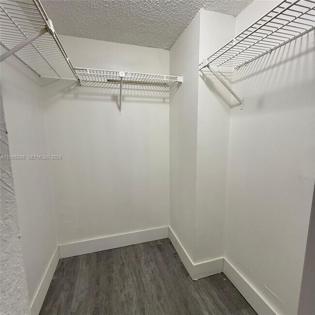 Building Photo - 1125 S Flagler Ave