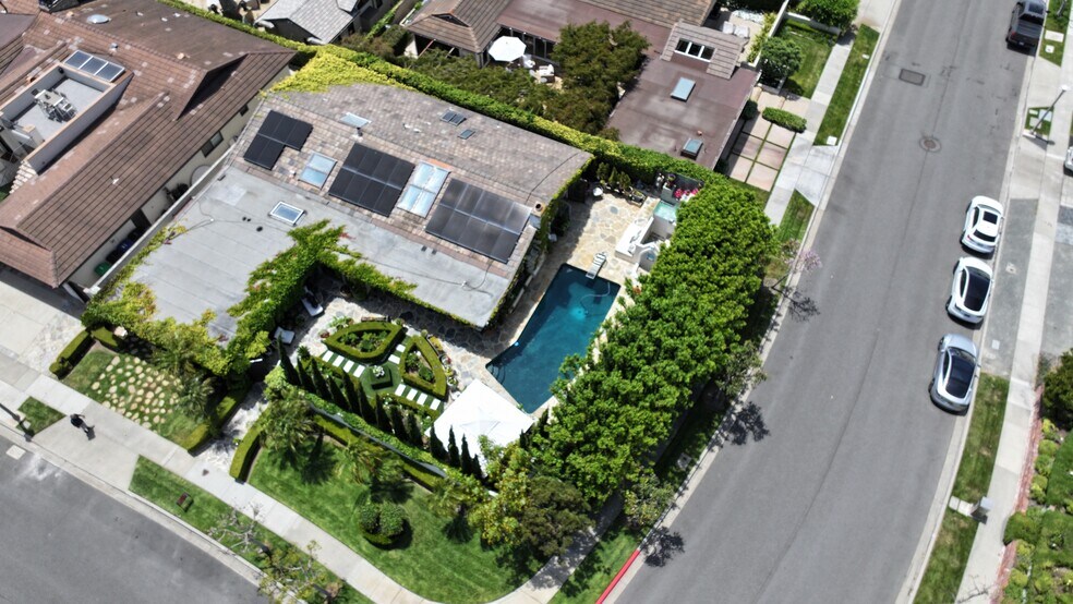 Building Photo - 4621 Wayne Rd