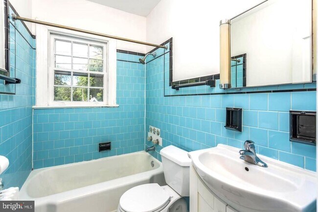 Building Photo - 107 Morgan St