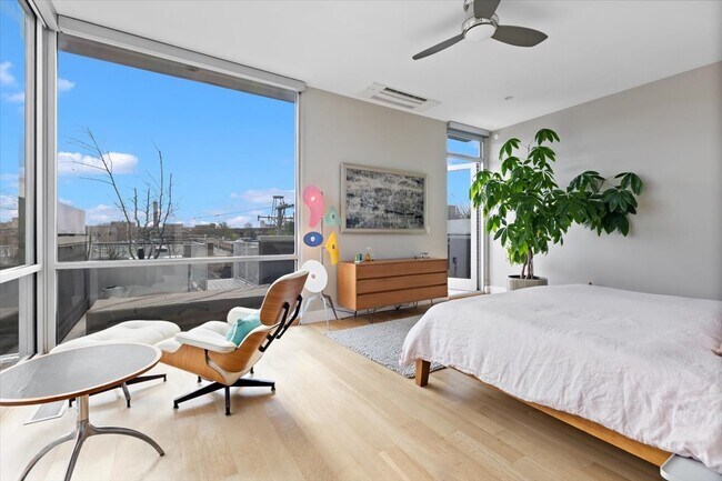 Building Photo - 1823 W Race Ave