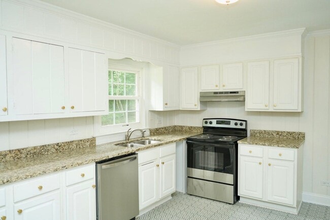 Building Photo - 4419 Dickerson Rd