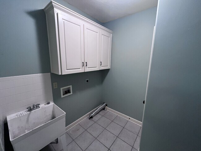 Building Photo - 29 Oak Crest Dr