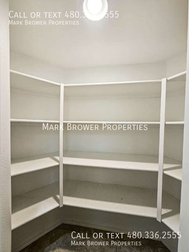 Building Photo - 3345 E Indigo St