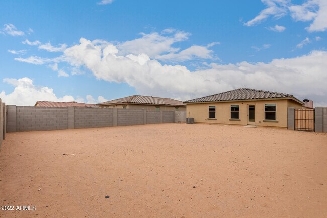 Building Photo - 1060 Palo Verde Ave