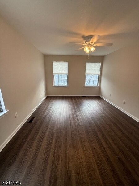 Building Photo - 686 Plum Terrace