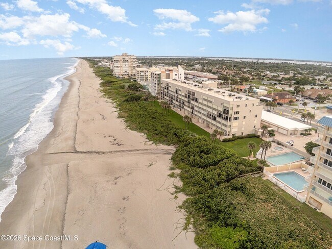 Building Photo - 995 N Hwy A1A