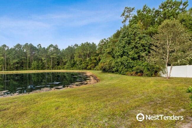 Building Photo - Five Bedroom Beauty in Plummer Creek!