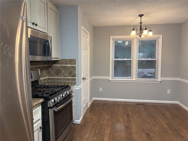 Building Photo - 5045 Bayberry Ct