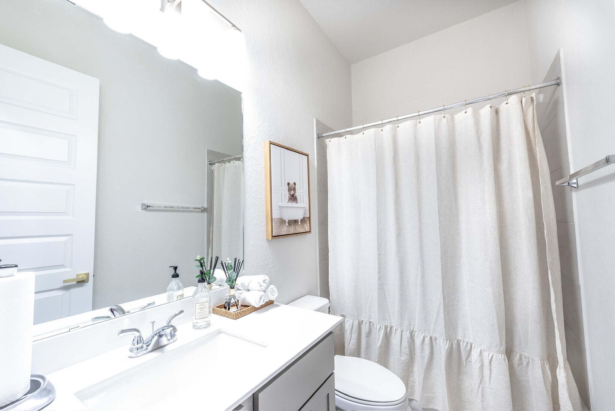 Building Photo - 14336 Apache Wls