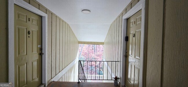 Building Photo - 5151 Roswell Rd