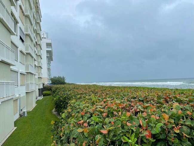 Building Photo - 10980 S Ocean Dr