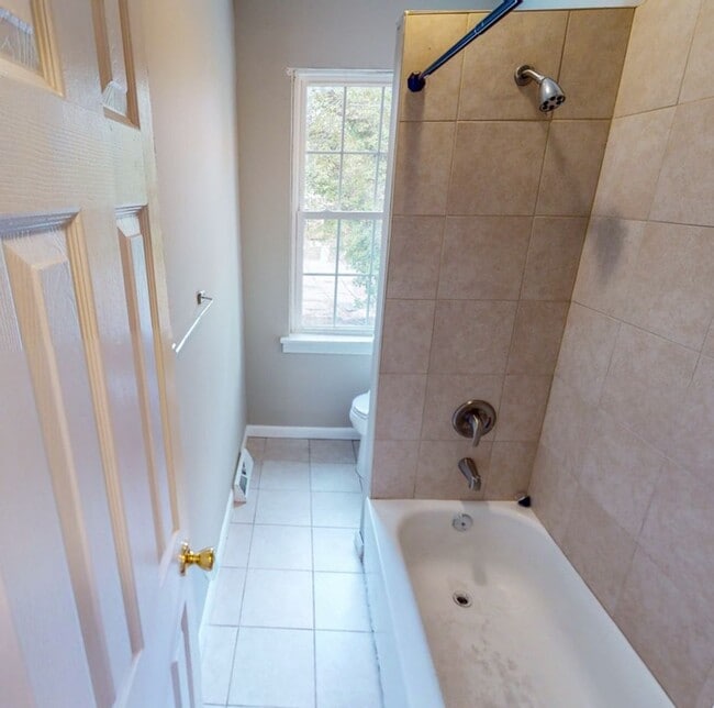 Building Photo - 2429 Druid Hill Ave
