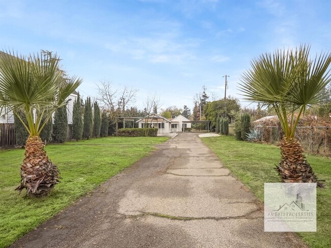 Building Photo - Thorne Property