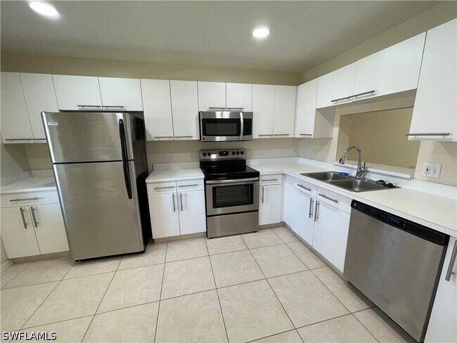 Building Photo - 7768 Jewel Ln