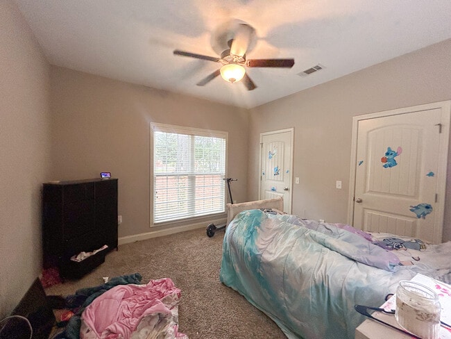 Building Photo - 101 Sweet Briar Trail