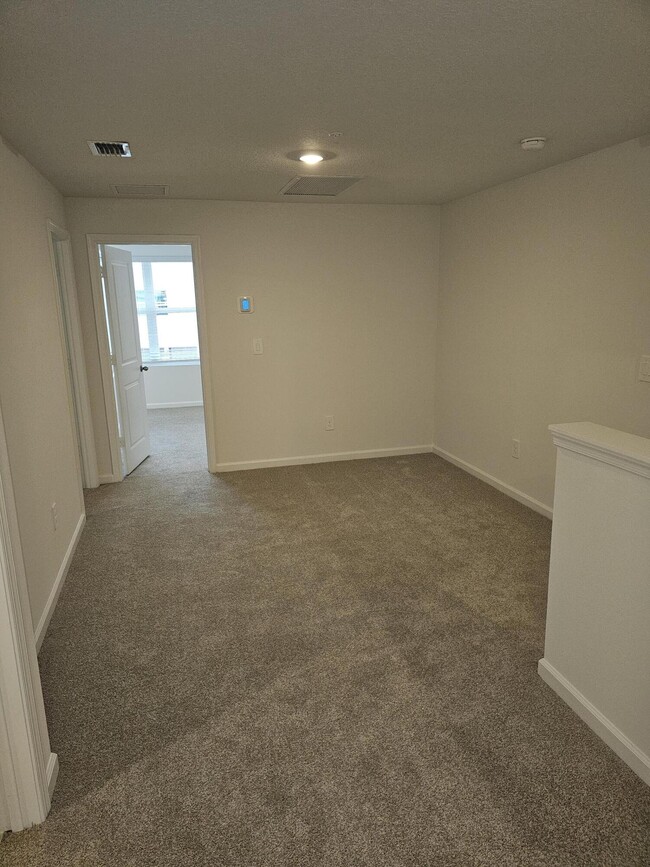 Building Photo - 621 Salisbury Cir