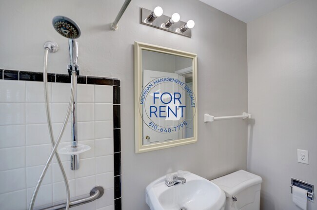 Building Photo - 708 Fremont St