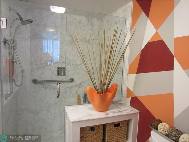 Building Photo - 1370 S Ocean Blvd