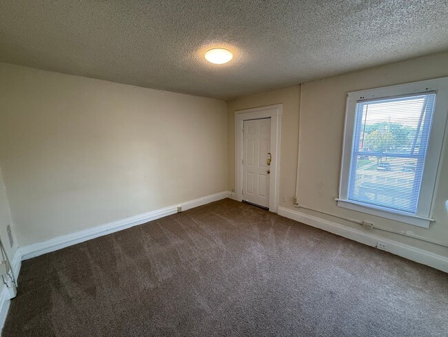 Building Photo - 113 Chittenden Ave