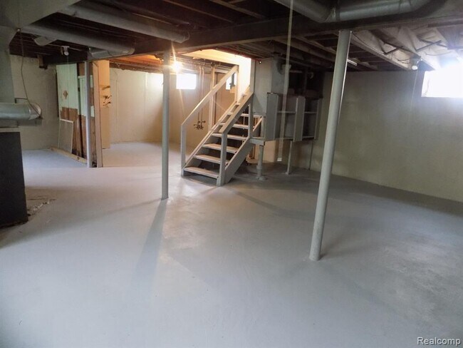 Building Photo - 17696 Woodbine St