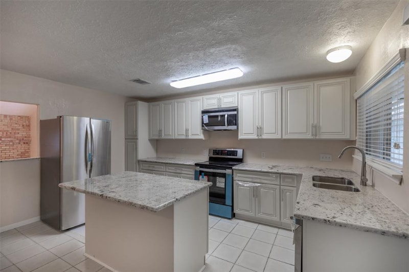 Building Photo - 22107 Fincastle Dr