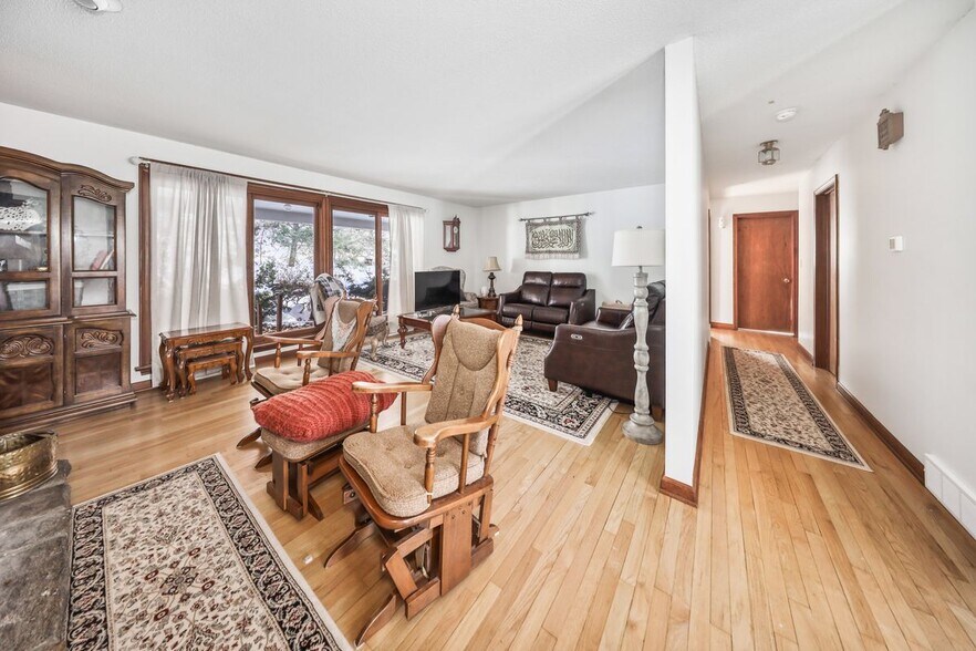 Building Photo - 41 Trout Brook Dr