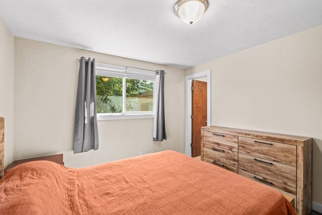 Building Photo - 1490 Carobelle Ct